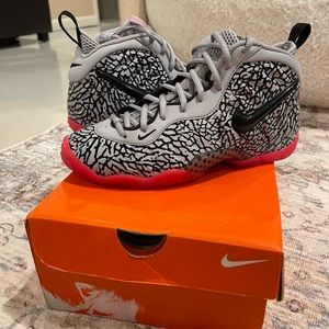 OFFER! Nike Air Foamposite Pro “Pink Elephant Print” GS size 7